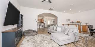 2459 North Ridge Avenue Gallery 12