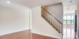 Updated 4 level TH w/ 2 FB & 2 "1/2" baths + One car garage! Gallery 16