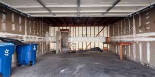 3 Bedroom Townhouse with a 2 car garage and a middle courtyard area Gallery 19