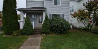 Corner lot 3 bed, 2.5 bath DuPont home! Gallery 1