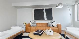 1527 W Pearson Street Gallery 13