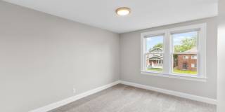 Charming 3-Bed Dutch Colonial with Modern Updates & Massive Yard – Minutes from German Village! Gallery 13