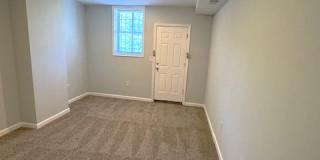 2402 Lakeview Avenue - 2 Gallery 15