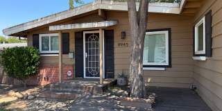 Adorable 3 bedroom 2 bath bungalow in Rosemont Gallery 1