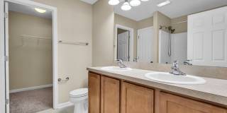 Charming 3-Bed Townhome in Prime Richmond Hill Location! Gallery 34