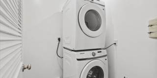 17 Holsman St Gallery 19