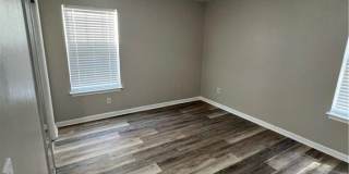 1002 Roseclair Street Gallery 24