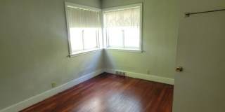 Two Bd - One Ba  close to Clark Park Gallery 10