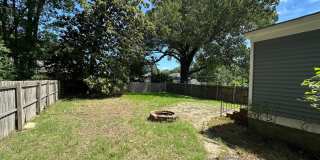 3 BR/ 2BA Central Gardens Bungalow Gallery 28