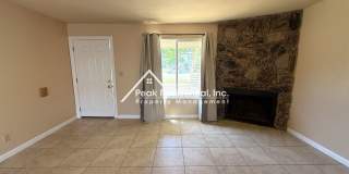 Spacious Elk Grove 3bd/2ba Triplex with Backyard Gallery 4