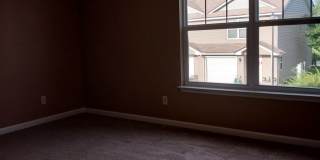 Cute townhome with 3 bd / 2.5 Bath Gallery 21