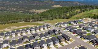 Beautiful 2022 Built Home With Views! Gallery 30
