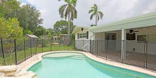 Space, Style & Freedom in a Highly Desirable Fort Myers Location Gallery 5