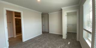 Room in 4 Bedroom Home at Tears Ln Gallery 36