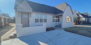 $500 OFF FIRST MONTHS RENT! Charming Duplex on 21st St. Gallery 1