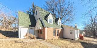 Charming 3 Bedroom 1.5 Bath in Clive Gallery 1