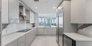 5959 Collins Ave Gallery 12
