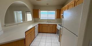 3 Bedroom Plus Den & 2 Bath home Contact Property Pros Property Management Gallery 5