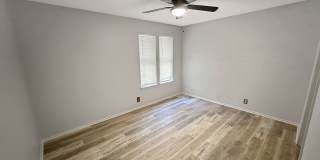 3-Bedroom Home in Blanco Woods with Community Pool + Prime Location Gallery 13