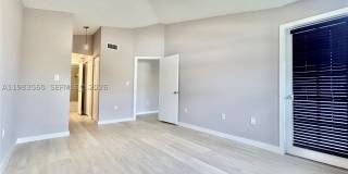2811 N Oakland Forest Dr Gallery 16