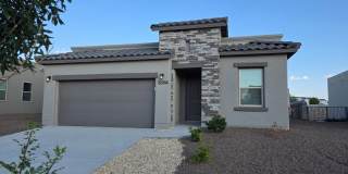 Beautiful East side House 3 bed-2 baths, part of The Overlook Casa Club that includes Swimming Pool, Gym, Tennis Court, Pickleball Courts Gallery 1