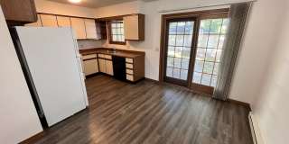 Great Location - 2 Bdrm , 1.5 Baths  - Available 9/1 Gallery 4