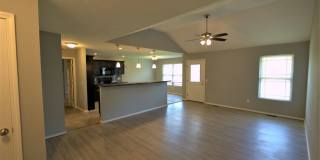 4 Bedroom home with fenced backyard Gallery 5