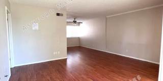 ***MOVE IN SPECIAL***UTILS INCLUDED : ONE BEDROOM UPSTAIRS CONDO Gallery 10