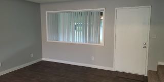 Townhouse Square Gallery 6