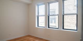 North Lincoln Square - 2 Bed / 1 Bath - In Unit Laundry Gallery 6