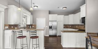 Furnished 3 bed/2.5 bath Gallery 5