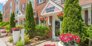 Beacon Square Gallery 17