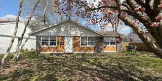 Charming 3-Bedroom Home with Spacious Backyard Gallery 1