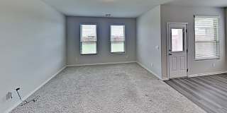 Beautiful 4 Bedroom, 2 Bathroom in Yukon School District Gallery 5