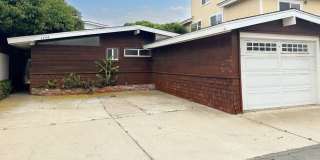 Steps to sand at Pierpont Lanes Steps to sand at Pierpont Lanes Gallery 1