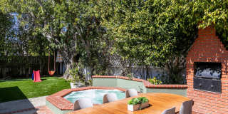 MODERN ARCHITECTURE W/ BEACH CHARM: BRIGHT & AIRY, 4BR3BA, 2-STORY HOME W/ OPEN & BRIGHT LIVING SPACE & LARGE YARD W/ DECK & JACUZZI LESS THAN A BLOCK TO LMU, CLOSE TO PARK, SHOPPING, LAX & 10 MINS TO BEACH! Gallery 34