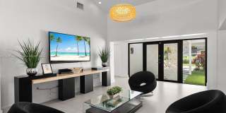 207 Holiday Dr Gallery 32