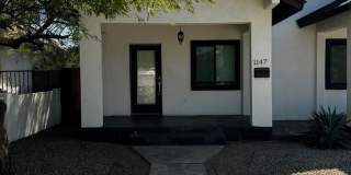 2 bedroom apartment in Garfield district with back yard Gallery 1