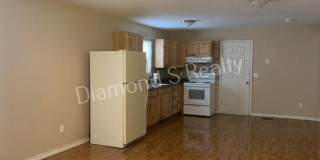 3 Bedrooms / 1 Bath!  Cute and Charming Home Available Early May! Gallery 6