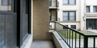 5411-5421 S. Ellis Avenue Gallery 10