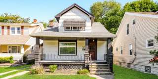 9509 Rosewood Avenue Gallery 1