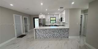 919 NE 4th Ct Gallery 7