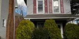 32 8th SW St Gallery 1