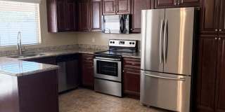 **Excellent 3br/2ba/2garage HOUSE (ELLIOT  DOBSON) Gallery 1