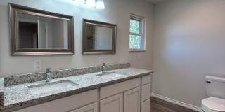 Beautiful Home on the Eastside! Gallery 15