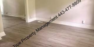 Spacious 3 Bedroom Home with Backyard & In-Unit Washer/Dryer Gallery 4