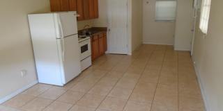 913 Brack St., Cute Studio in 1/2 duplex Gallery 4