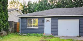 Beautifully Updated 1bd/1ba Sumner Duplex! Gallery 1