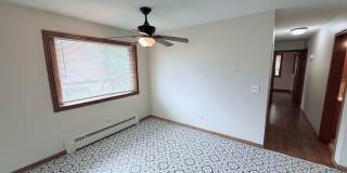 Updated 2-Bedroom NE Minneapolis Apartment with/ Off-Street Parking! Gallery 5