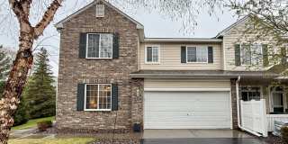 Great 3BR/2BA End Unit Elk River Townhome Available June! Gallery 1